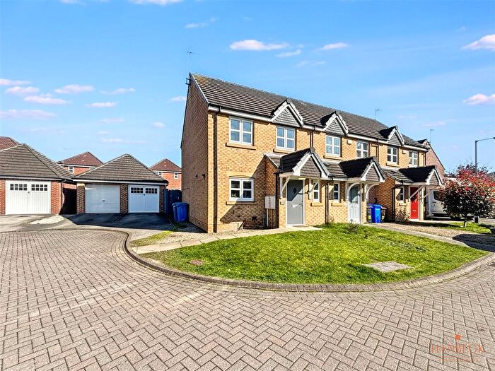 3 Bedroom End Terrace House For Sale In Elvaston Park, Kingswood, Hull, HU7