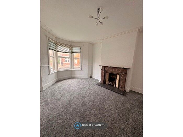 2 Bedroom Flat To Rent In Brinkburn Avenue, Gateshead, NE8