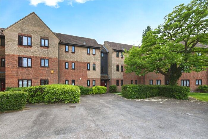 1 Bedroom Flat For Sale In Copperfields, Basildon, Essex, SS15