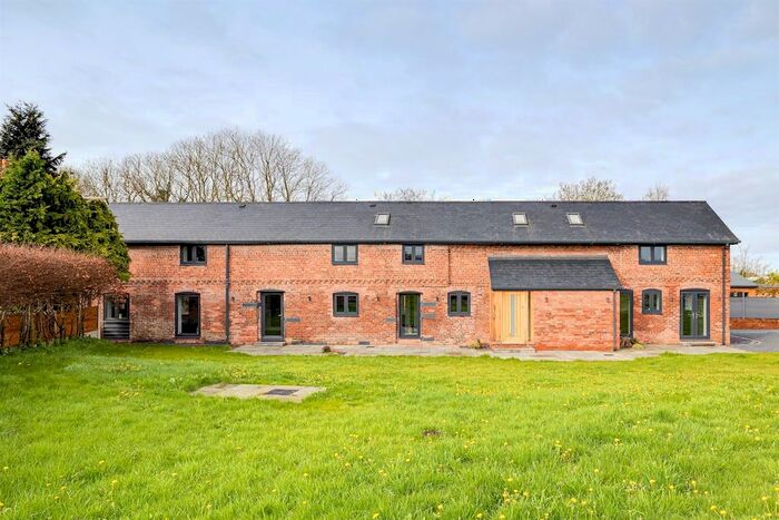 4 Bedroom Barn Conversion For Sale In Whitegate Road, Winsford, CW7