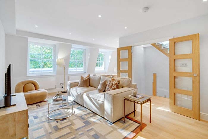 1 Bedroom Flat For Sale In Rutland Gate, Knightsbridge, SW7