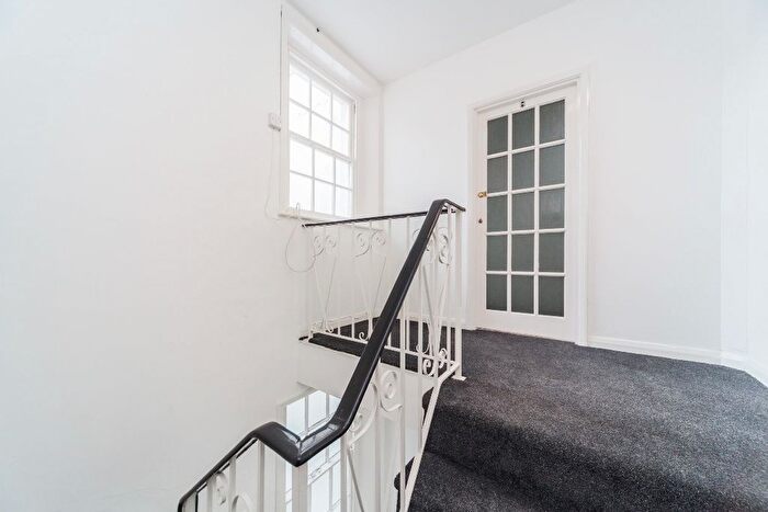 1 Bedroom Flat To Rent In Sussex Square, Brighton, East Sussex, BN2