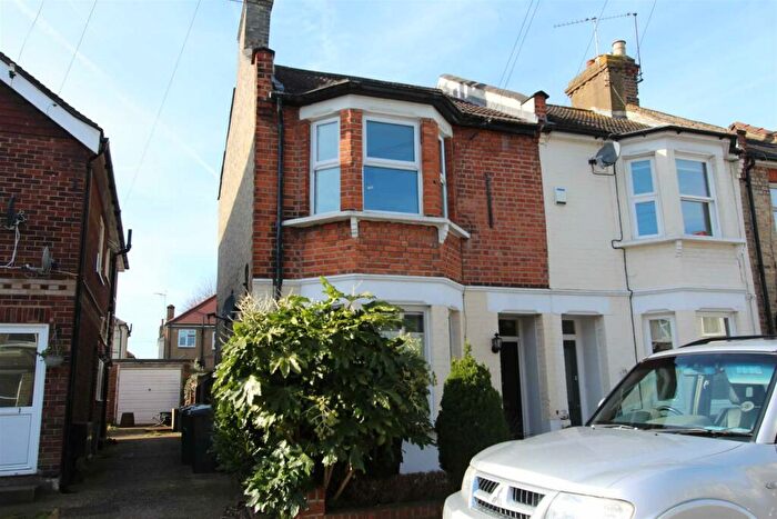 1 Bedroom Flat To Rent In Stanley Road, Chingford, E4