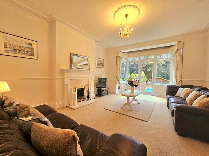 5 Bedroom Detached House To Rent In Avondale Road, Bromley, BR1