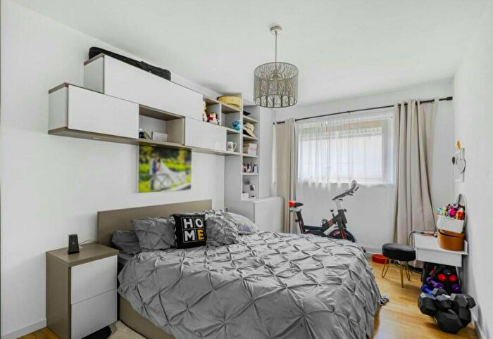 3 Bedroom Flat To Rent In Main Avenue, London, EN1