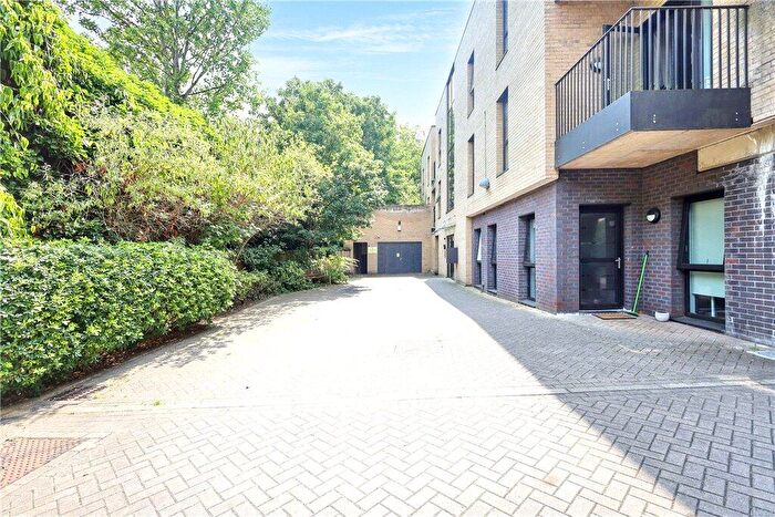 1 Bedroom Apartment To Rent In Newman Close, Willesden Green, London, NW10