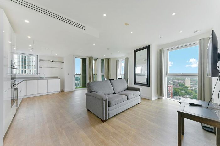 2 Bedroom Flat To Rent In Gladwin Tower, Nine Elms Point, London, SW8