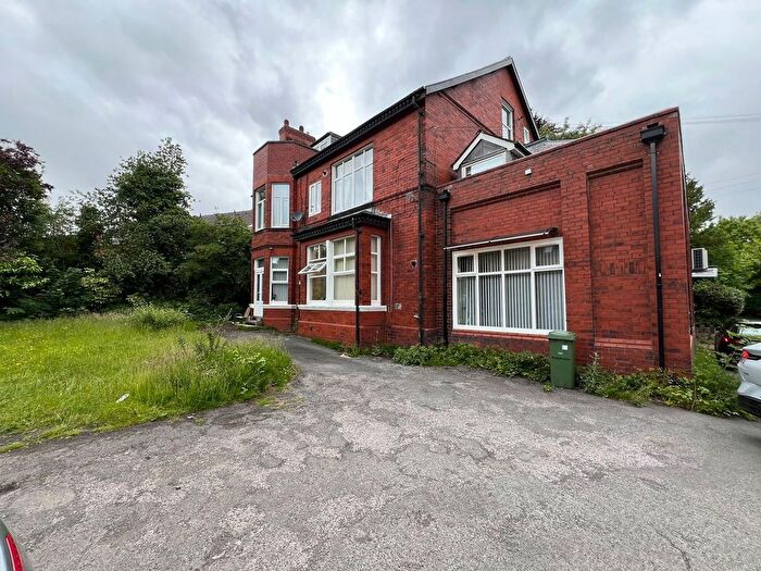 2 Bedroom Flat To Rent In Stockport Road, Hyde, SK14