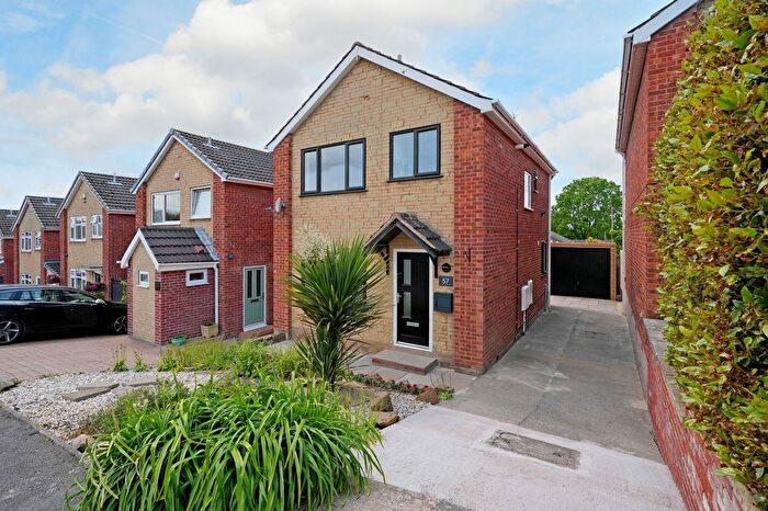 3 Bedroom Detached House For Sale In Thoresby Close, Aston, S26