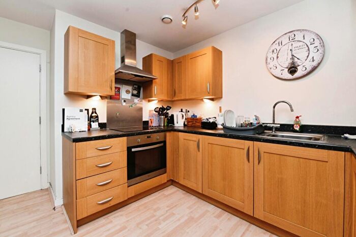 1 Bedroom Flat For Sale In Southernhay Close, Basildon, Essex, SS14