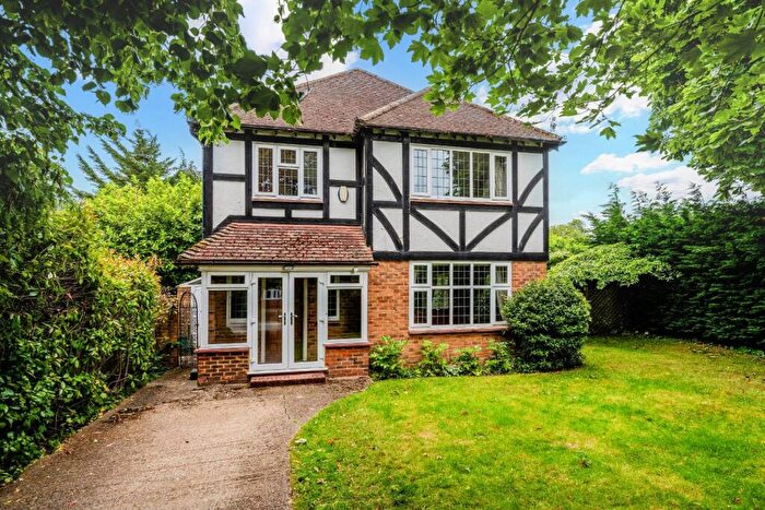 4 Bedroom Detached House For Sale In Woodcote Hurst, Epsom, KT18