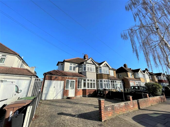 3 Bedroom Semi-Detached House To Rent In Oakley Avenue, Beddington, Croydon, CR0