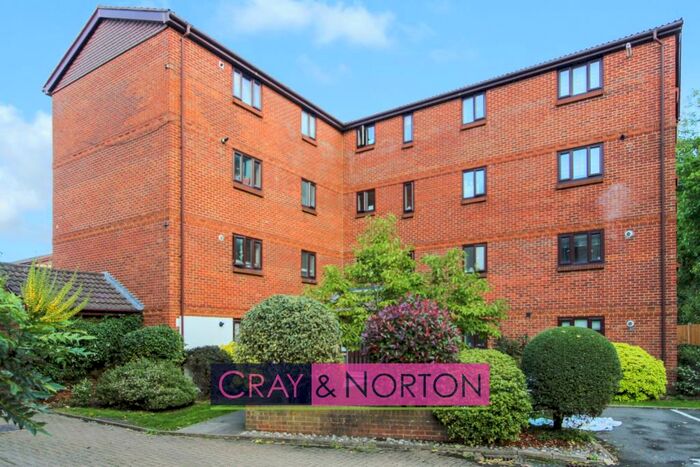 2 Bedroom Apartment To Rent In Burnham Gardens, Croydon, CR0