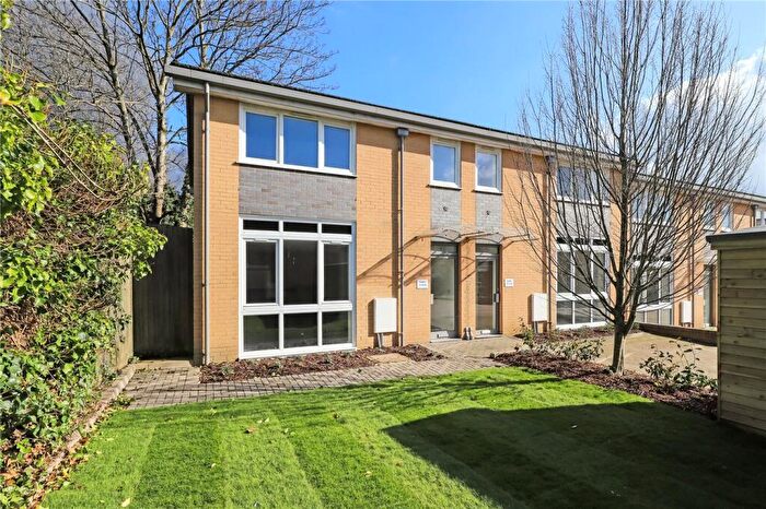 1 Bedroom Apartment To Rent In Millbrook Road East, Southampton, Hampshire, SO15