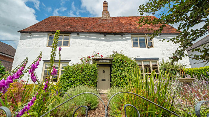4 Bedroom Detached House For Sale In Main Street Padbury Buckingham, Buckinghamshire, MK18