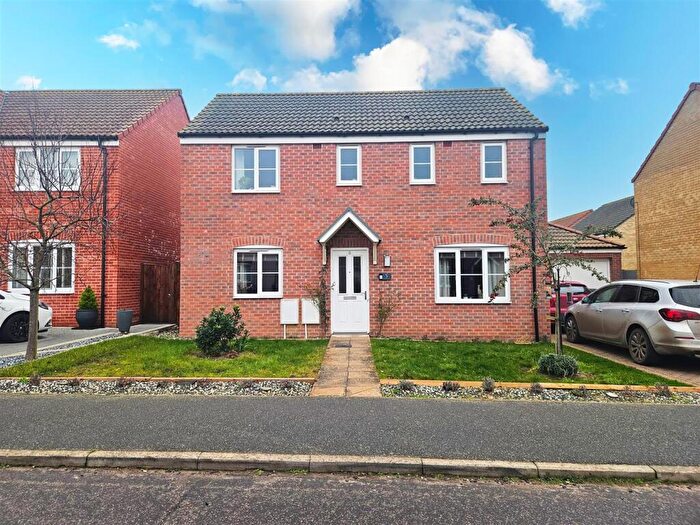 3 Bedroom Detached House For Sale In Cory Drive, Oulton, NR32