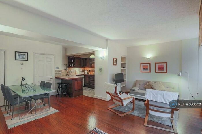 Studio To Rent In Gun Wharf, London, E1W