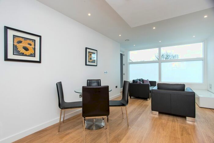 1 Bedroom Detached House To Rent In Holland Park Avenue, Holland Park, London, W11