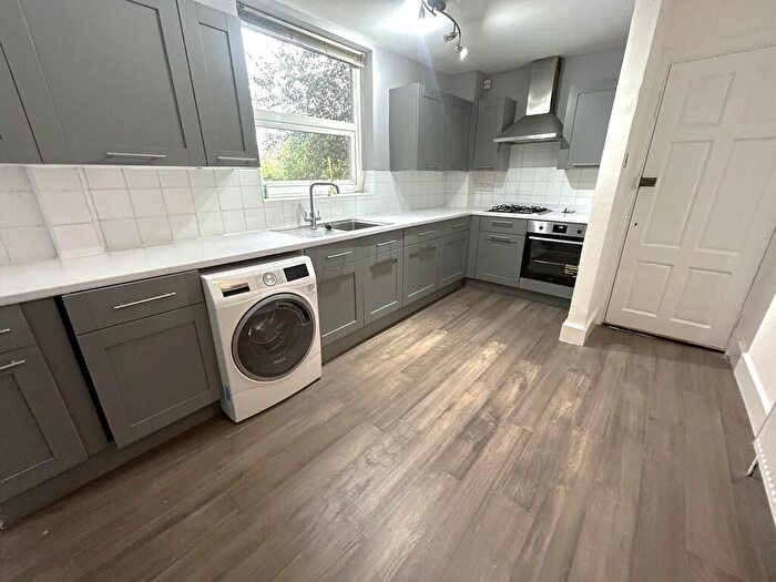 2 Bedroom Apartment To Rent In Grosvenor Road, Wanstead, London, E11