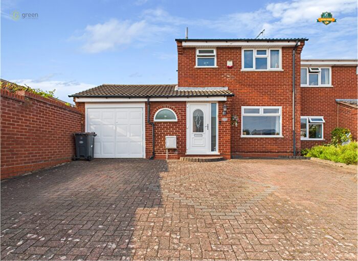 3 Bedroom Semi-Detached House For Sale In Turchill Drive, Walmley, Sutton Coldfield, B76
