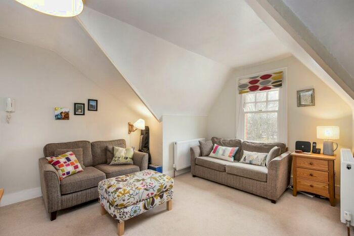 1 Bedroom Property To Rent In Bedford Hill, Balham, SW12