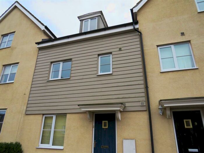4 Bedroom Town House To Rent In Magnolia Way, Costessey, Norwich, NR8