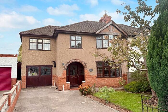 4 Bedroom Semi-detached House For Sale In Mount Crescent, Hereford, HR1