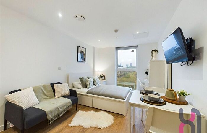 1 Bedroom Studio To Rent In Frederick Road, Salford, M6