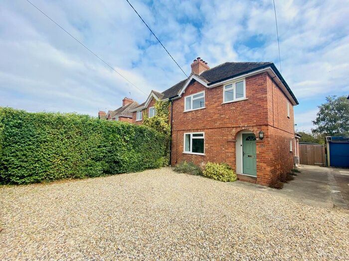 3 Bedroom Semi-Detached House To Rent In Foxhall Road, Didcot OX11