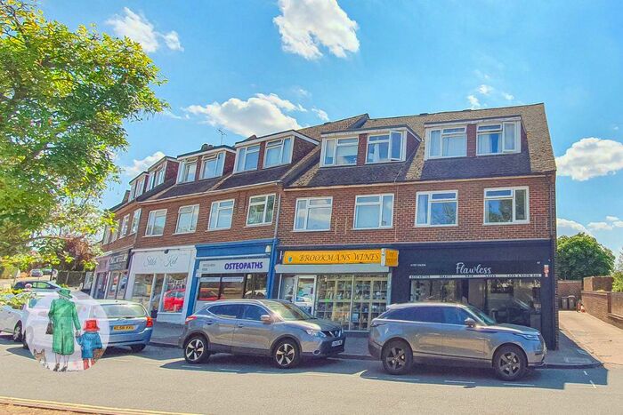 3 Bedroom Flat To Rent In Bradmore Green, Brookmans Park, AL9