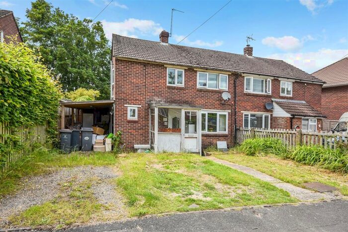 3 Bedroom Semi-Detached House For Sale In Branksome Close, Chilbolton, Stockbridge, SO20