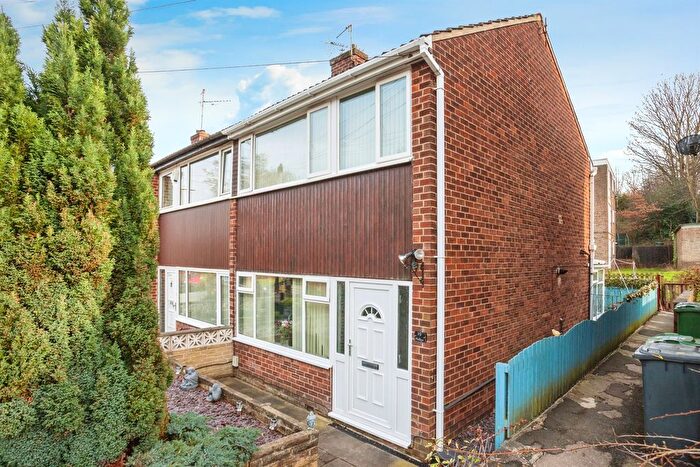 3 Bedroom End Of Terrace House For Sale In Rose Bank Street, Carlinghow, Batley, WF17