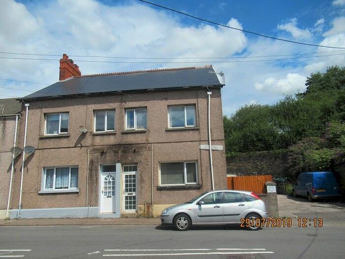 2 Bedroom Flat To Rent In Castle Street, Maesteg, Bridgend. CF34