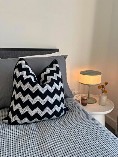 2 Bedroom Flat To Rent In Oxbow, Stephenson House, M5