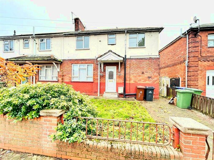 3 Bedroom Semi-Detached House To Rent In Milton Road, Grimsby, DN33