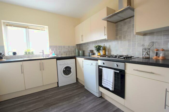 6 Bedroom End Of Terrace House To Rent In West Parade - Student House - /, LN1