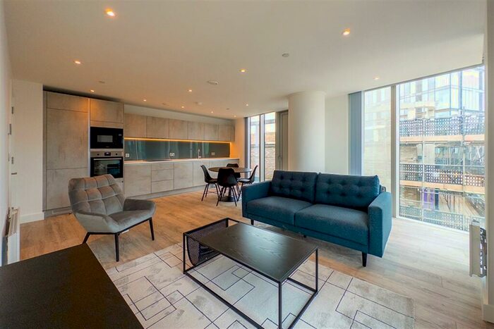 2 Bedroom Apartment To Rent In The Blade, M15