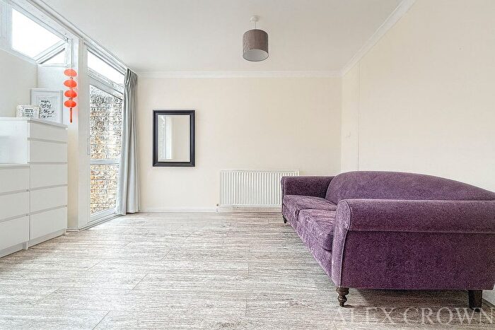 2 Bedroom Terraced House To Rent In Ebbisham Drive, Vauxhall, SW8