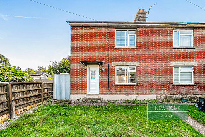 3 Bedroom Semi Detached House For Sale In Shalmsford Street, Chartham, Canterbury, CT4