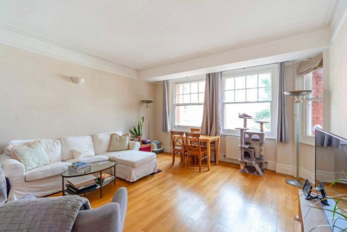 2 Bedroom Flat To Rent In Drayton Gardens, London, SW10