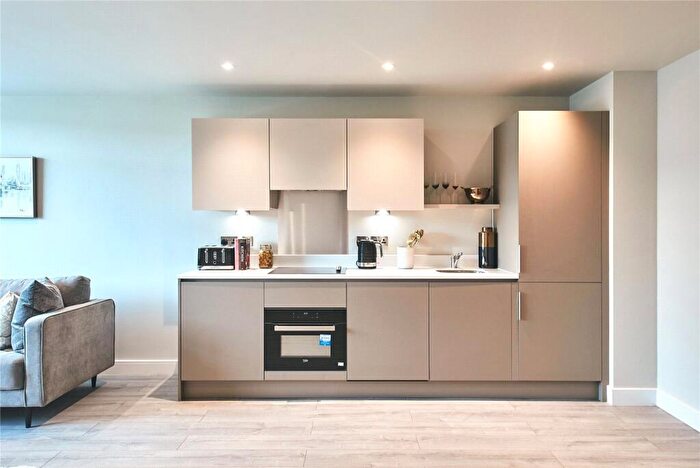 1 Bedroom Apartment To Rent In Thames Valley, Wokingham Road, Bracknell, Berkshire, RG42