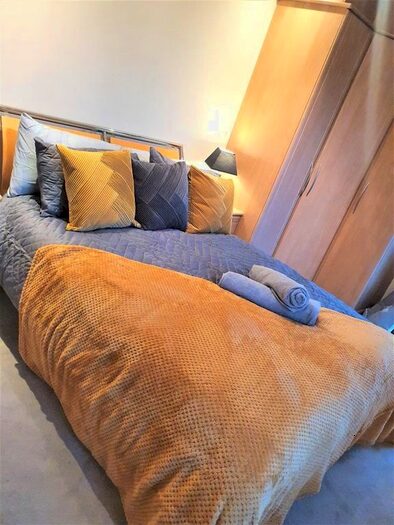 2 Bedroom Flat To Rent In Redwood Gate, Shenley Lodge, Milton Keynes MK5