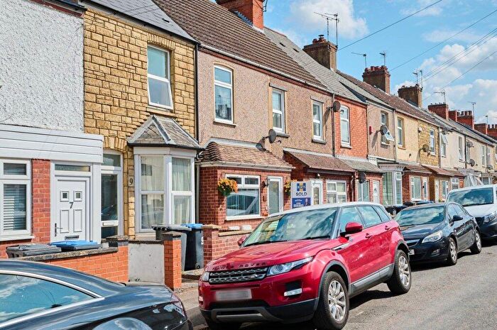 2 Bedroom Terraced House For Sale In Sandown Road, Rugby, CV21