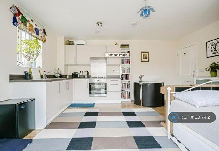 1 Bedroom Flat To Rent In Cluster House, Morden, SM4