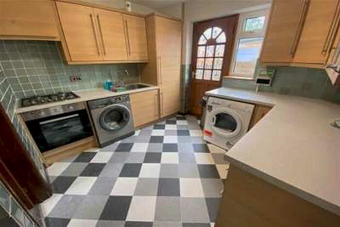 4 Bedroom House To Rent In Pavey Road, Bristol, BS13