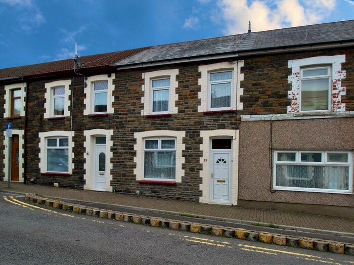 4 Bedroom Terraced House To Rent In Queen Street, Pontypridd, South Glamorgan, Rhondda Cynon Taff, CF37