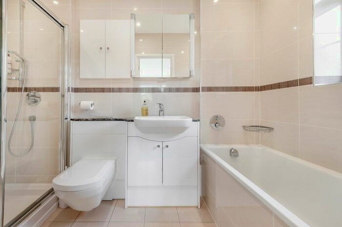 5 Bedroom Detached House For Sale In Meadway, Harpenden, Hertfordshire, AL5