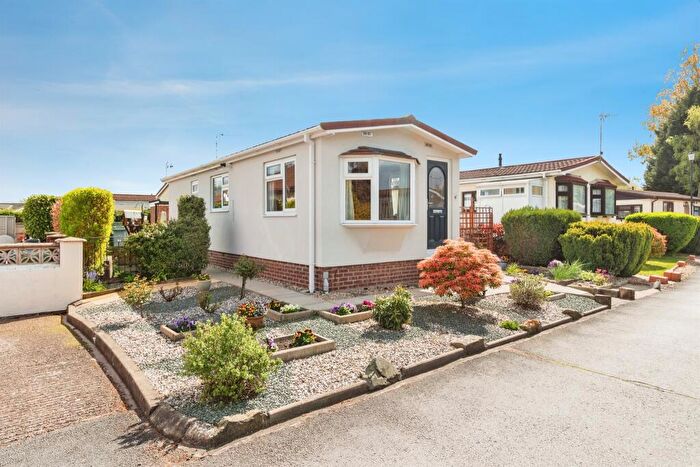 1 Bedroom Park Home For Sale In Lodgefield Park, Stafford, ST17