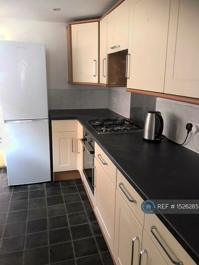 5 Bedroom Terraced House To Rent In Donnington Gardens, Reading, RG1