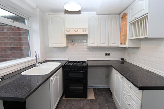 2 Bedroom Semi Detached House To Rent In Moorside Street, Droylsden, M43